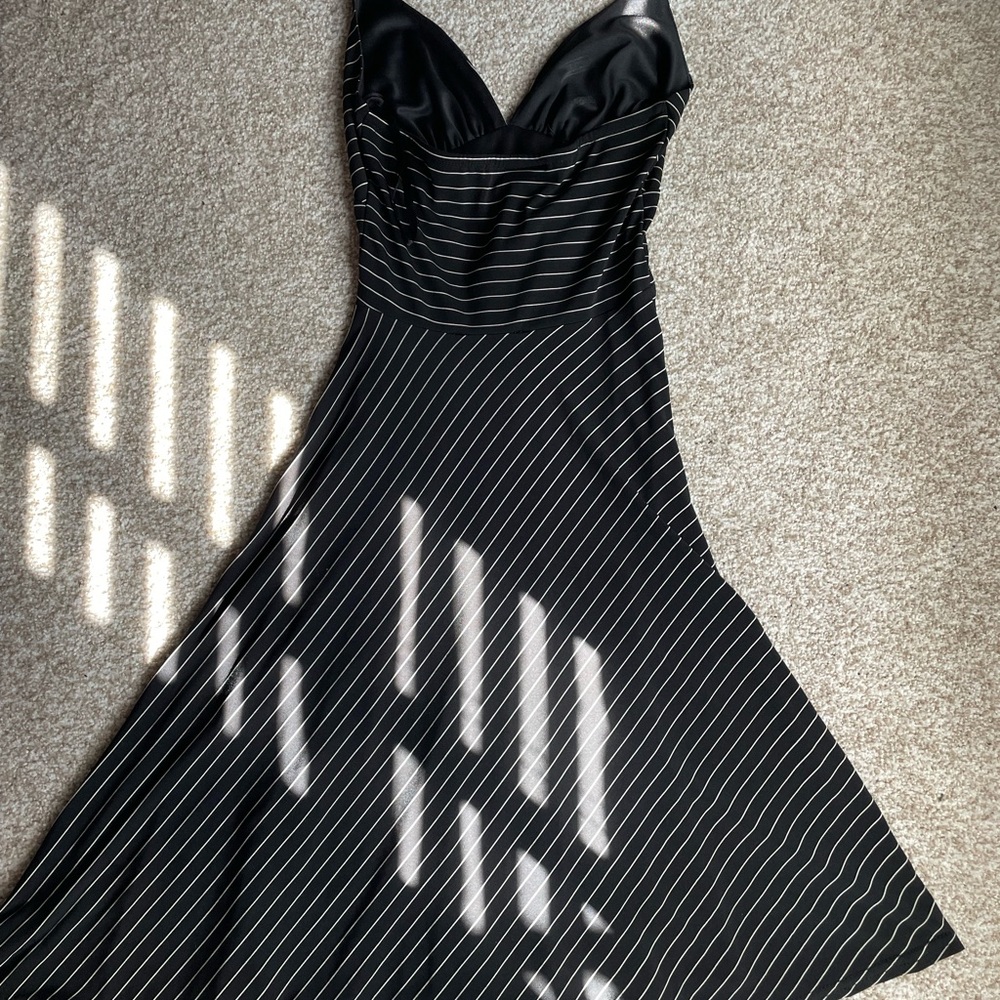 Alyn Paige Black and White Asymmetrical Halter Dress - S - Picture 2 of 6
